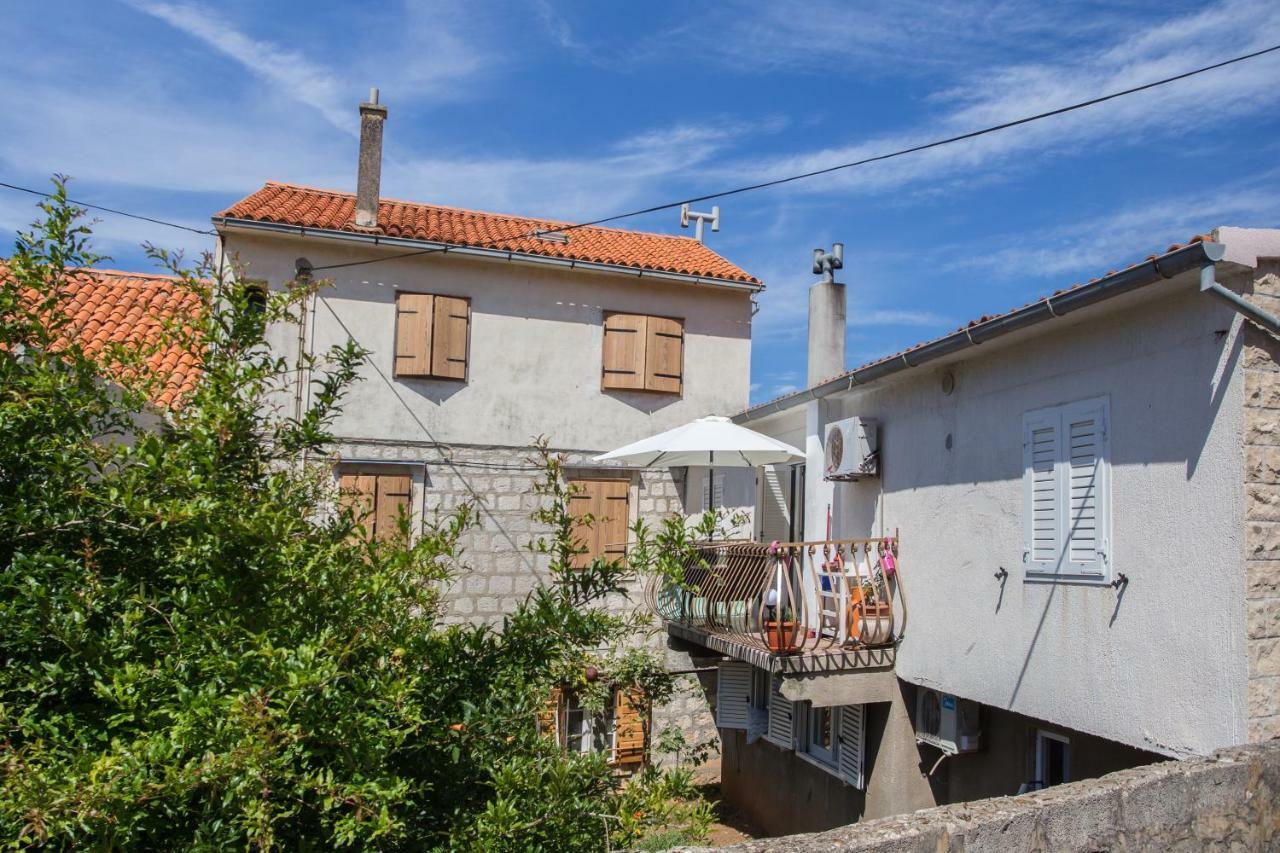 Delmar Apartamento Komiža Exterior foto